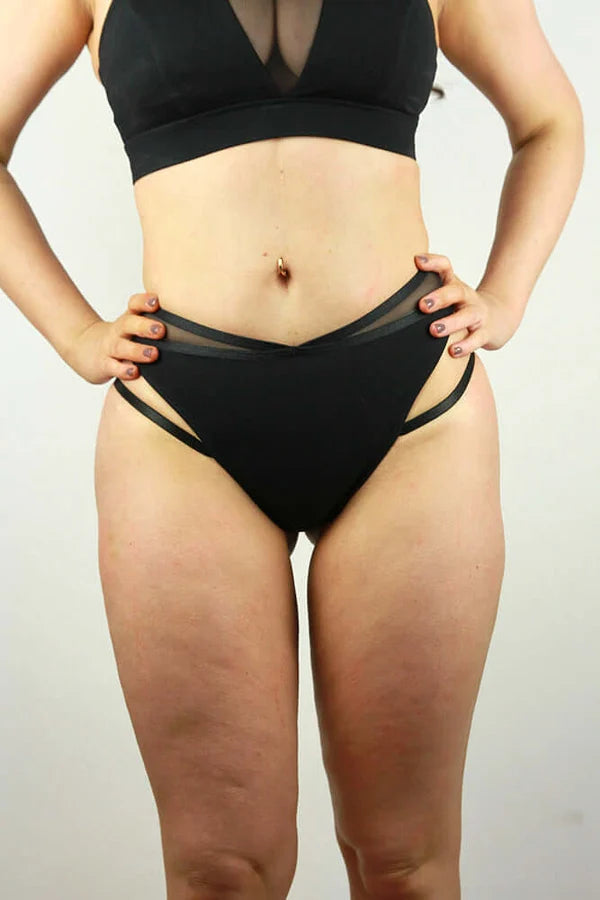 Sienna Low Waist Strap Short - Black